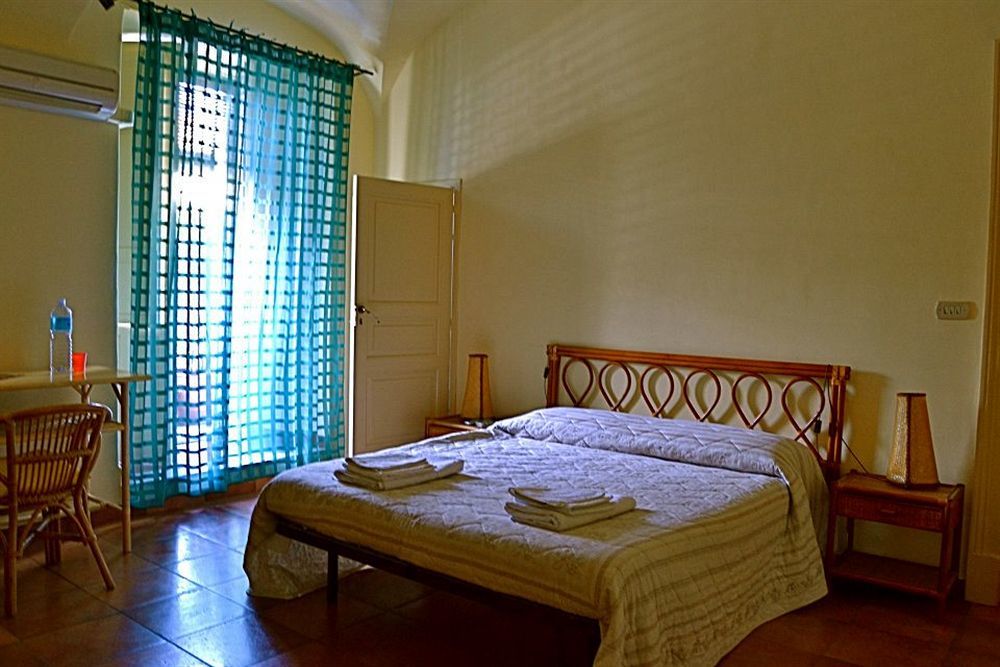 Ivana B&B カターニア エクステリア 写真